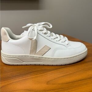 Veja Women's White and Cream Sneakers